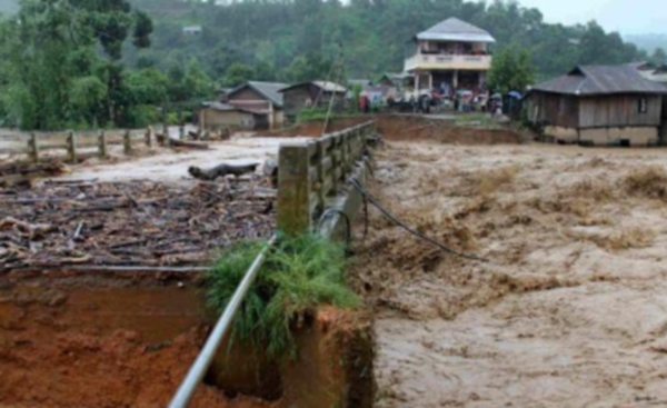 В результате оползня в Мьянме погибли 50 человек