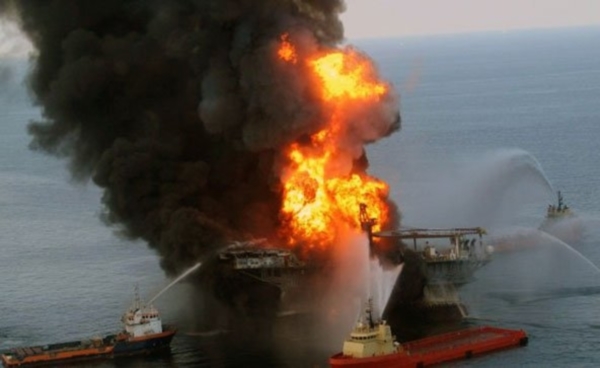 Президент Азербайджана поручил ускорить спасательную операцию на Каспии