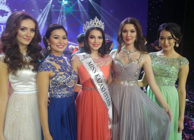 «Мисс Казахстан-2015» совсем не читает книг