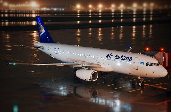 Цены на топливо упали, но авиабилеты не подешевеют, — Питер Фостер