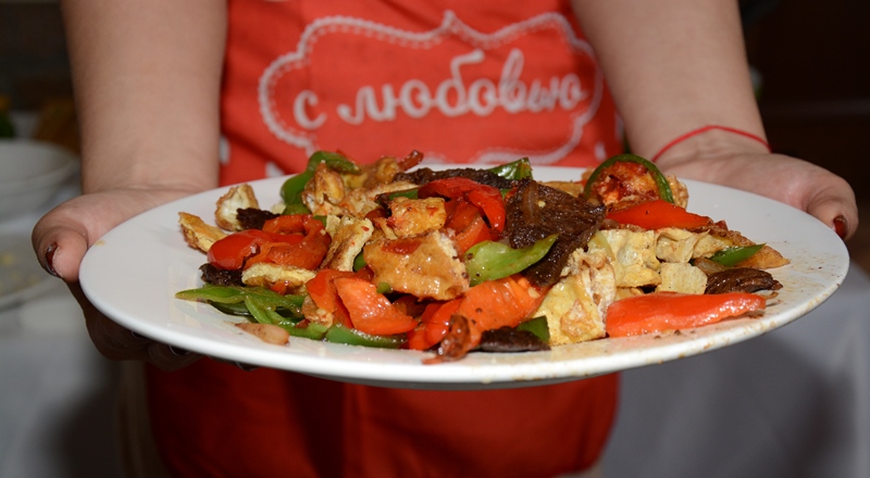 В Алматы прошел мастер-класс дунганской кухни