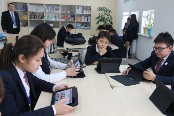 «WikiBilim»и «Шеврон» запускают мобильное приложение Audiokitap