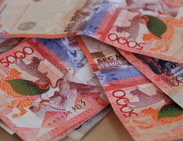 Работодатели планируют повышать зарплаты сотрудникам