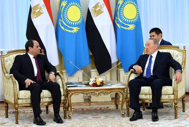 Казахстан договаривается с Египтом в области мирного атома