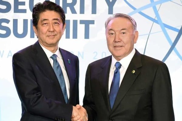 Н. Назарбаев встретился с Синдзо Абэ