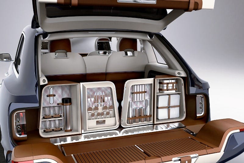 В кресле Maserati покурить кальян Bugatti, слушая рояль Audi…