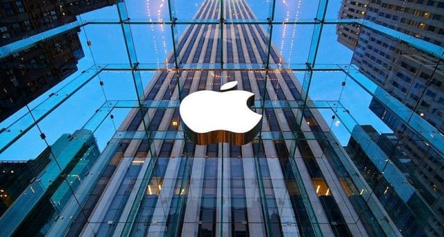 Apple снижает производство смартфонов на 30%