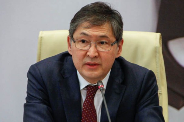 Ерлан Сагадиев призвал отличать поборы в школах от спонсорства