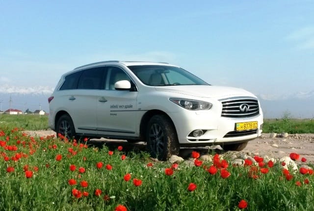 Тест-драйв kursiv.kz: Infiniti QX60: городской интеллигент