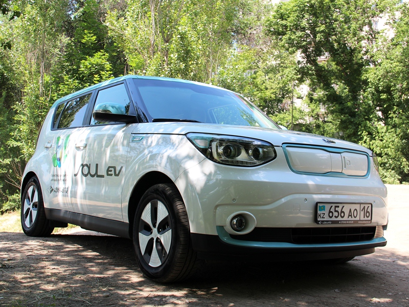 Тест-драйв kursiv.kz. Kia Soul EV: душа на электротяге