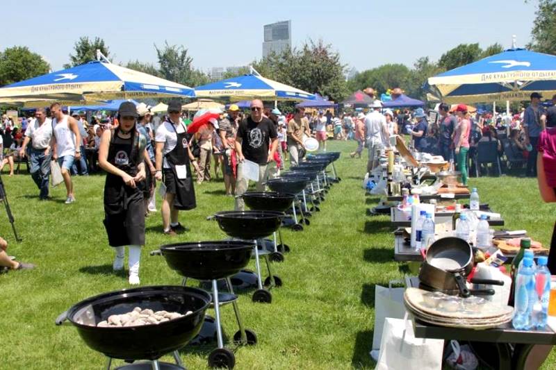 В Алматы прошел «Фестиваль городской еды 3: BBQ Fest»