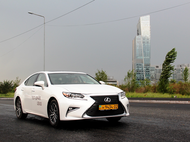 Тест-драйв kursiv.kz. Lexus ES: спокойствие, только спокойствие…