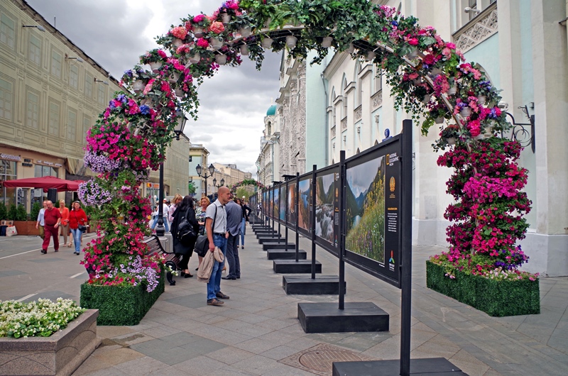В Москве открылась уличная выставка, посвященная Казахстану