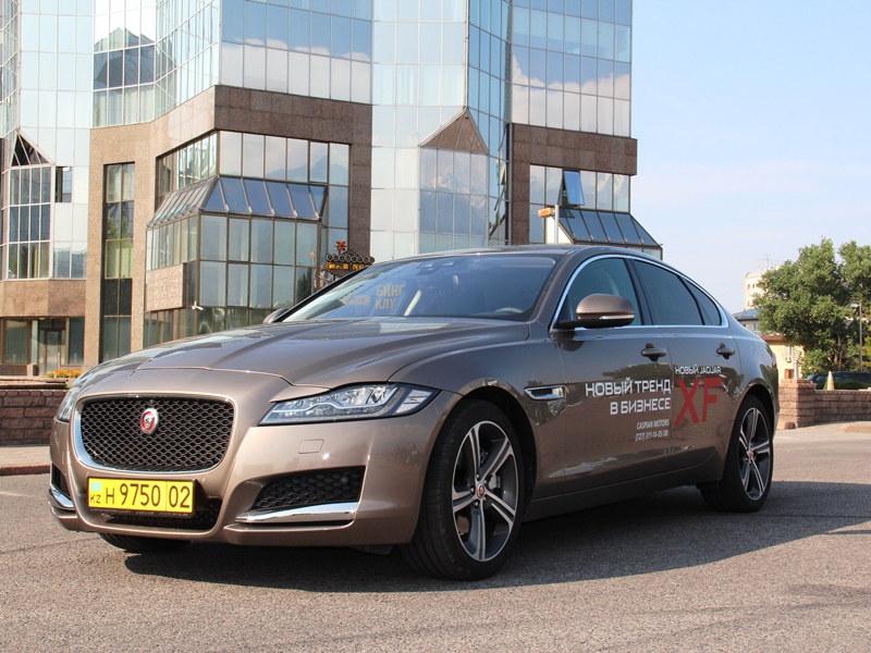 Тест-драйв kursiv.kz. XF — породистый британский седан со спортивными амбициями