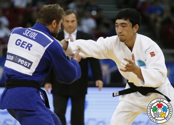 Жансай Смагулов остановился на втором раунде в схватке на Олимпиаде