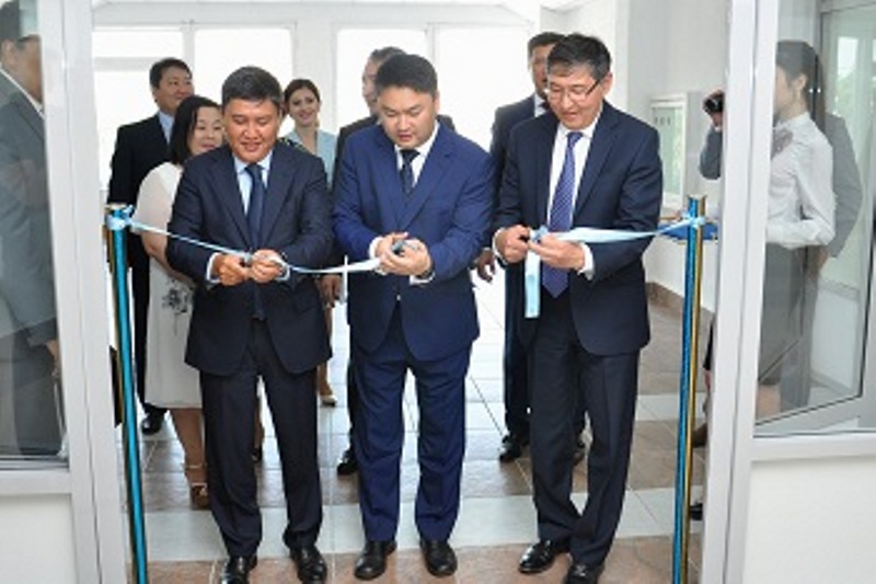 Ерлан Сагадиев принял участие в открытии лаборатории по нанотехнологиям