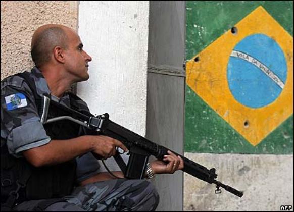 В Рио-де-Жанейро обстрелян автобус с журналистами