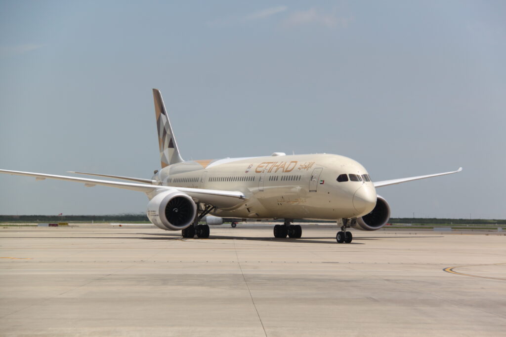 Etihad Airways запустила авиалайнер Boeing 787-9 Dreamliner в Шанхай