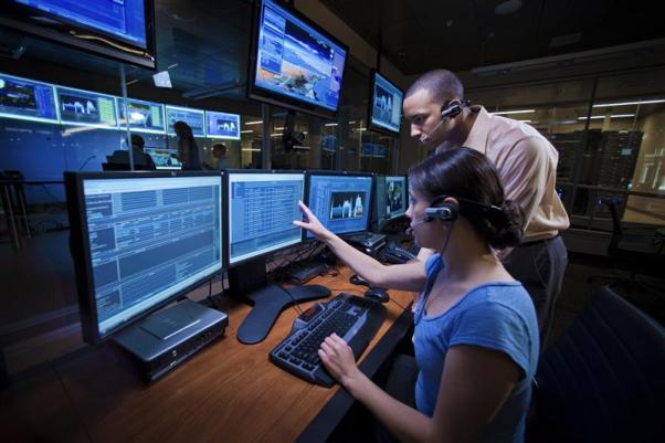 Хакеры взломали более ста аккаунтов Демократической партии США