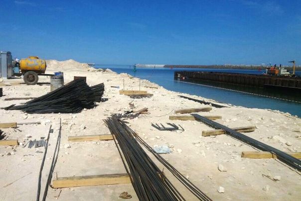 В Актау близится к завершению строительство первого военного пирса