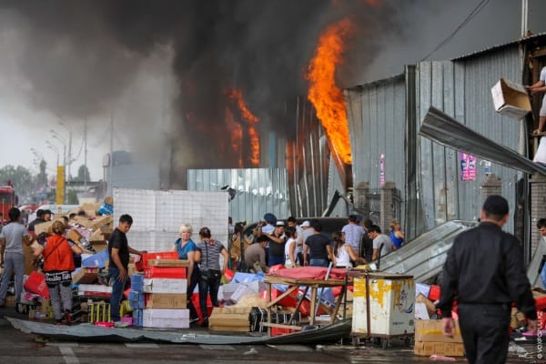 В Алматы горел рынок «Уш коныр»