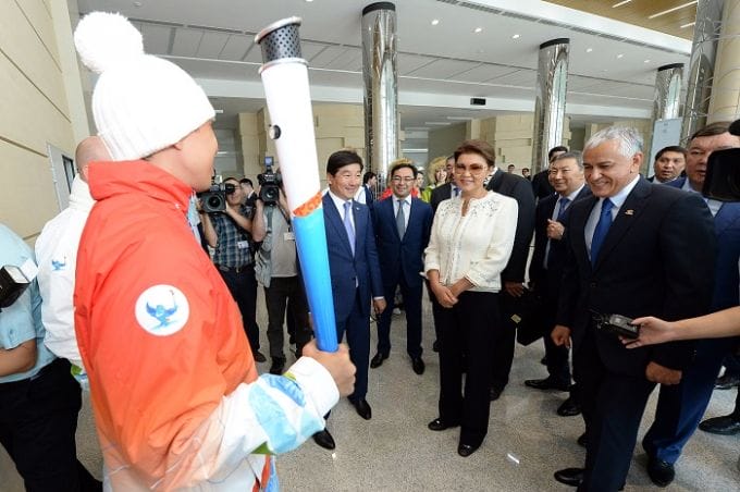 В Казахстане представили талисман и медали Универсиады-2017 (ВИДЕО)