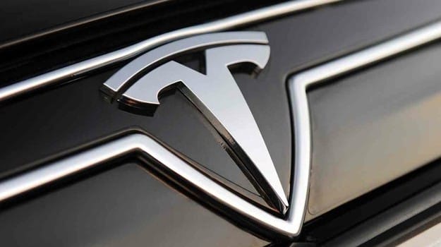 Tesla представила новые модели электрокаров