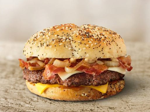 Посетители McDonald’s в США обнаружили червей в своих бургерах