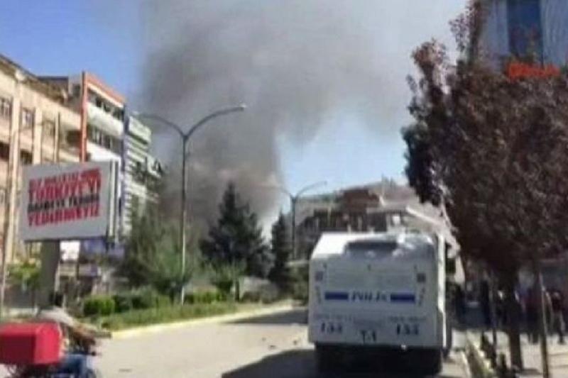 В Турции взорвался заминированный автомобиль, пострадали 11 человек