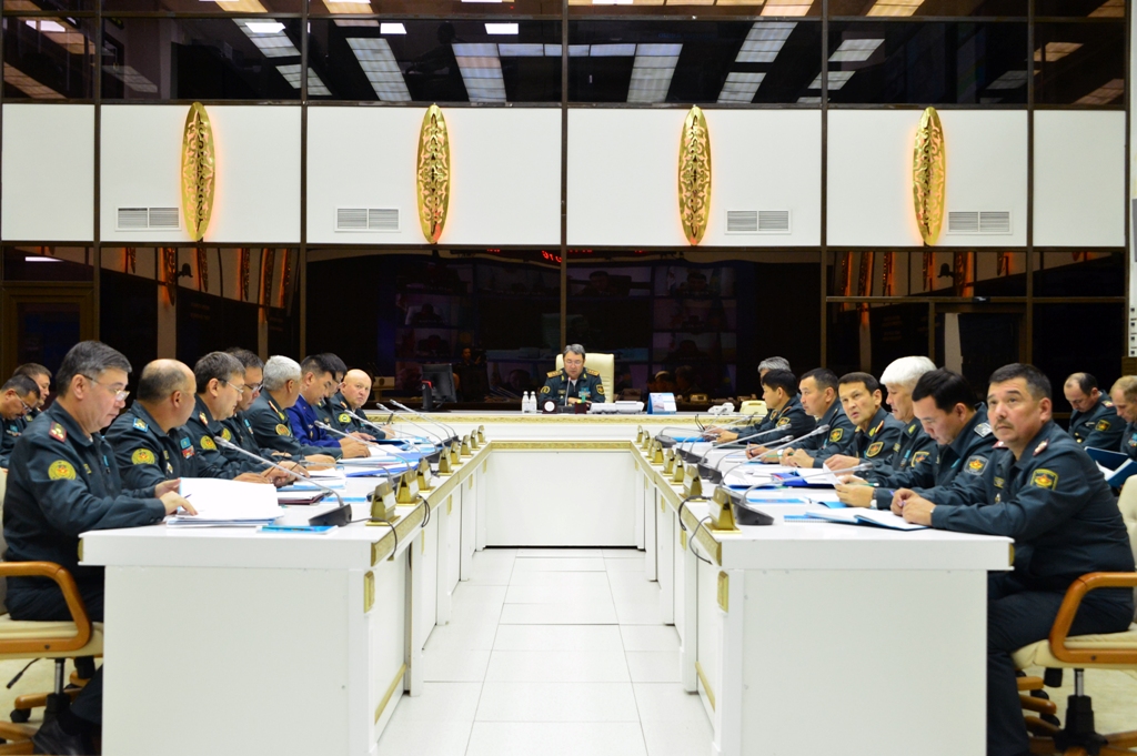 Министр обороны РК обозначил основные направления подготовки войск