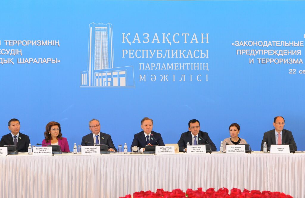В Мажилисе рассматриваются поправки по вопросам противодействия экстремизму и терроризму