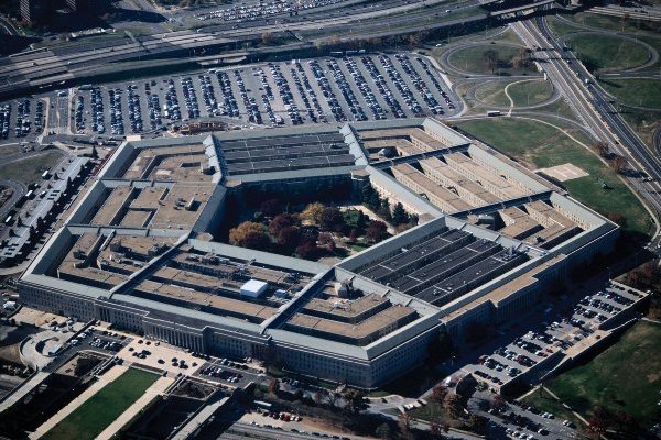 Трамп Пентагон атауын Соғыс министрлігі деп өзгертпекші
