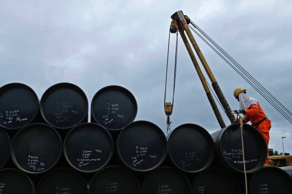 Нефть в ожидании подробностей сокращения добычи стран ОПЕК