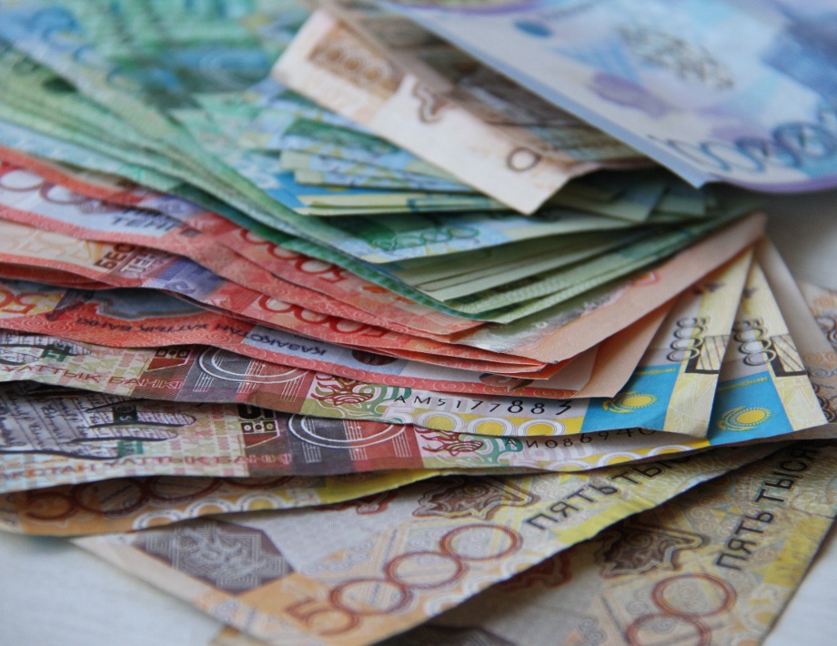 Около 80% казахстанских компаний повысили заработные платы