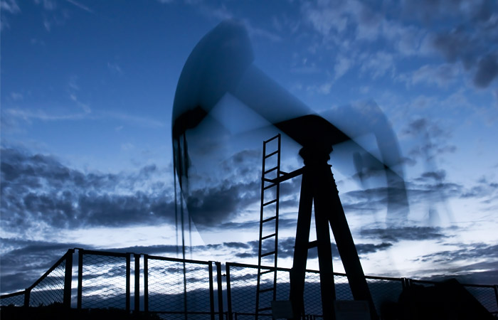 Нефть снижается на данных Минэнерго США о запасах