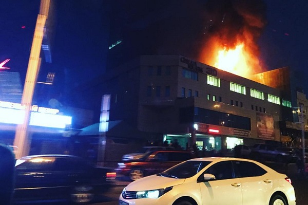 В Алматы проведена эвакуация в связи с пожаром в «Алматы Тауэрс»