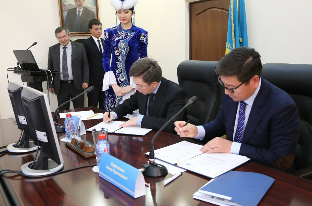 Казатомпром и КазНИТУ подписали Соглашение о научно-техническом сотрудничестве