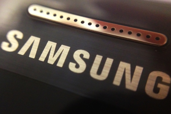 Samsung может разделиться на холдинговую и операционную компании