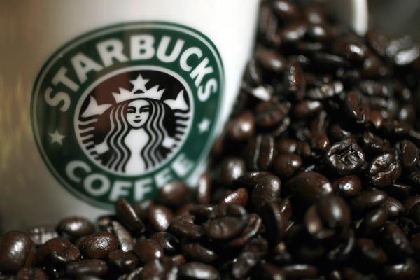 Глава Starbucks подал в отставку