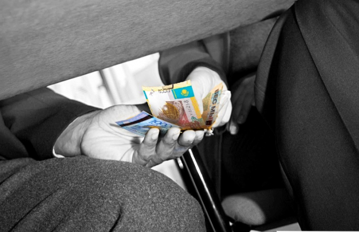 За получение взятки задержаны аудиторы Счетного комитета