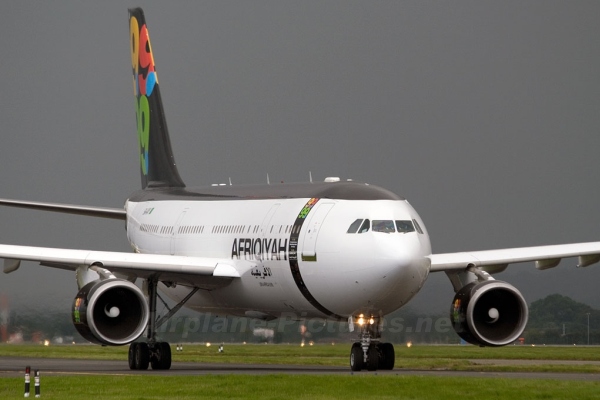 Неизвестные захватили самолет A320 ливийских авиалиний