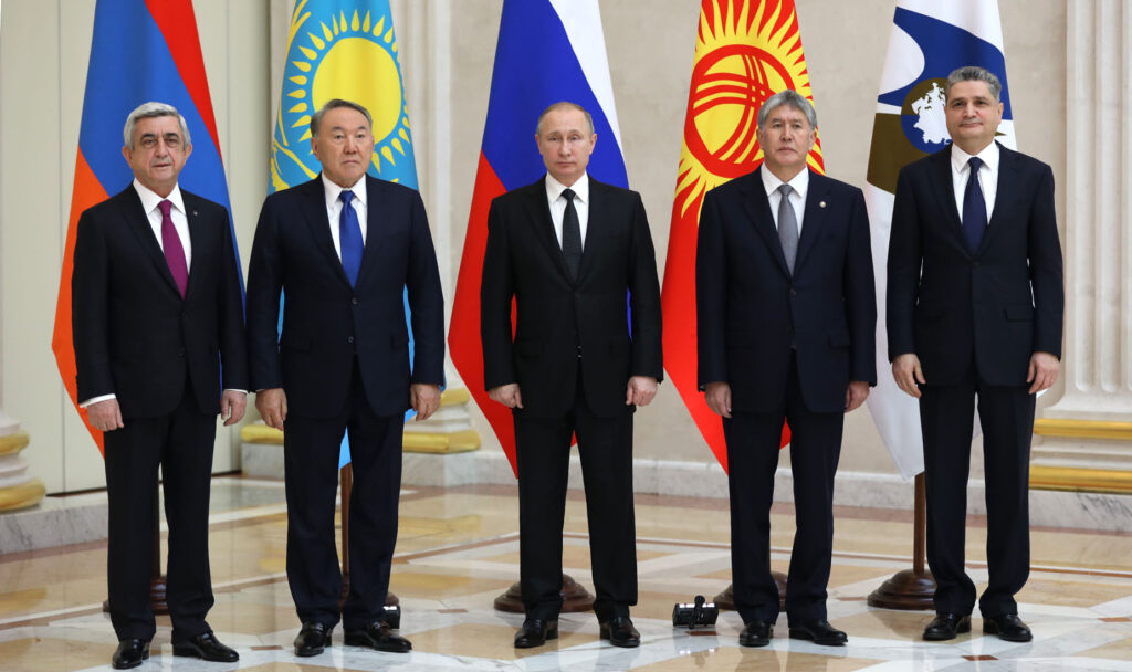 Нурсултан Назарбаев предложил создать антикризисный совет в рамках ЕАЭС