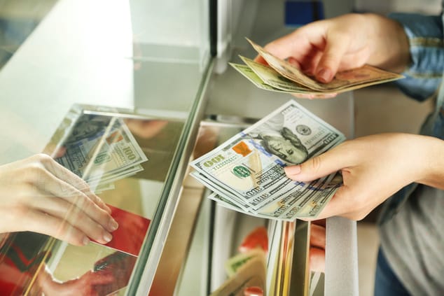 Халықтың еуро мен долларға деген сұранысы күрт төмендеді