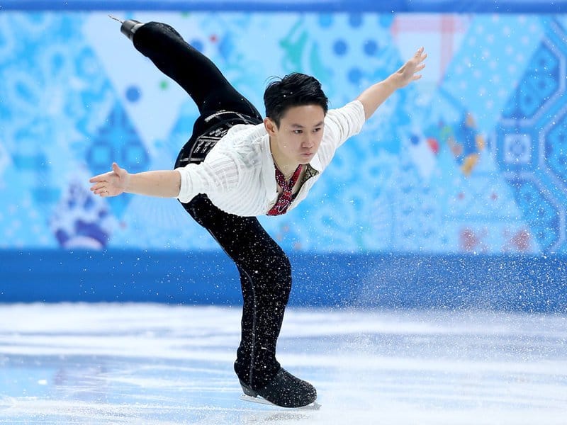 Фигуриста Дениса Тена ранили ножом в Алматы