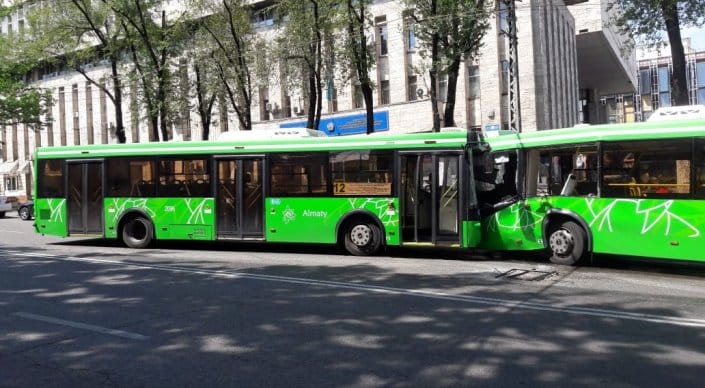 18 человек пострадало в результате ДТП с участием двух автобусов в Алматы