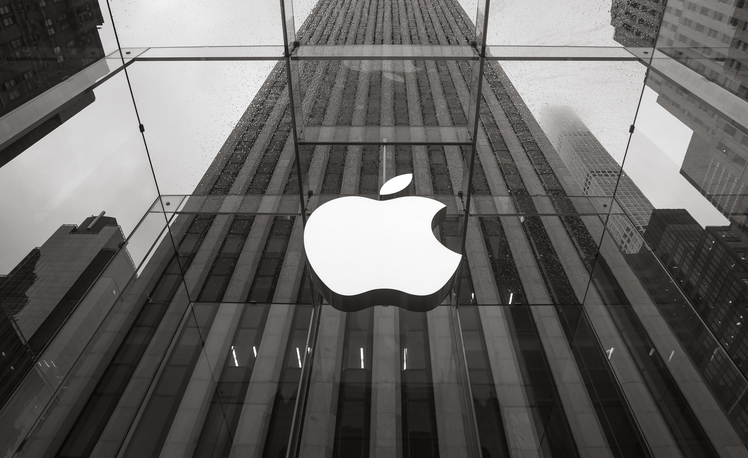 Выручка Apple выросла на 17%