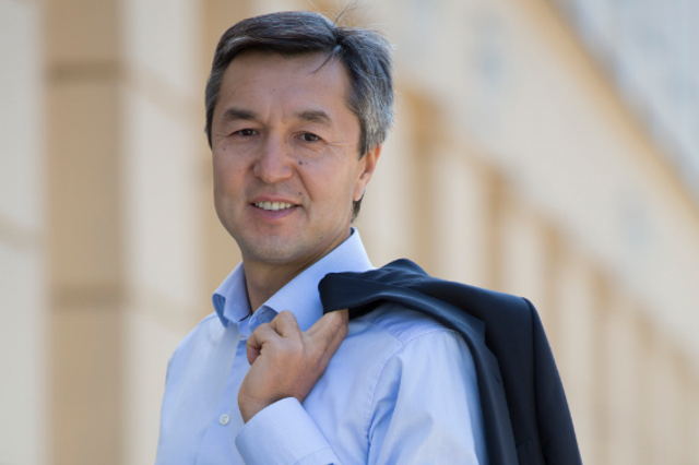 Раимбек Баталов: «Мы хотим мотивировать бизнес так, чтобы вывести его из «тетрадки» в «цифру»