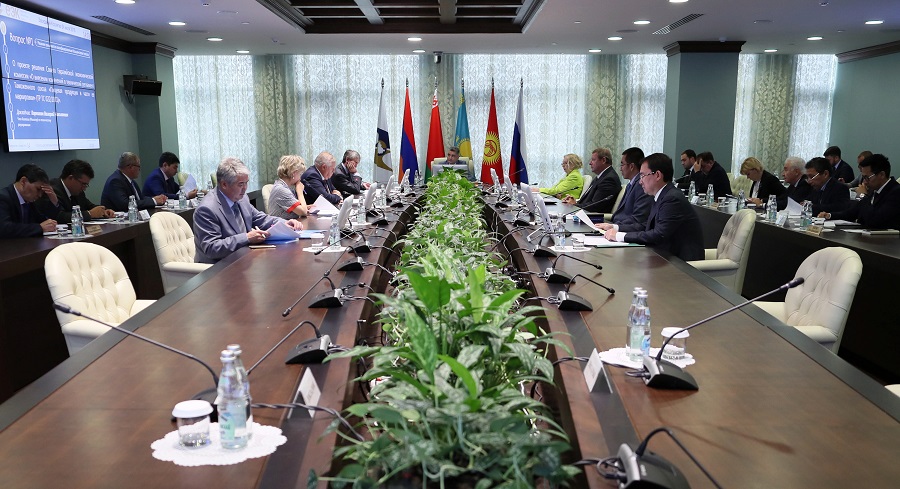 Евразийская крипта прорубает окно в Париж