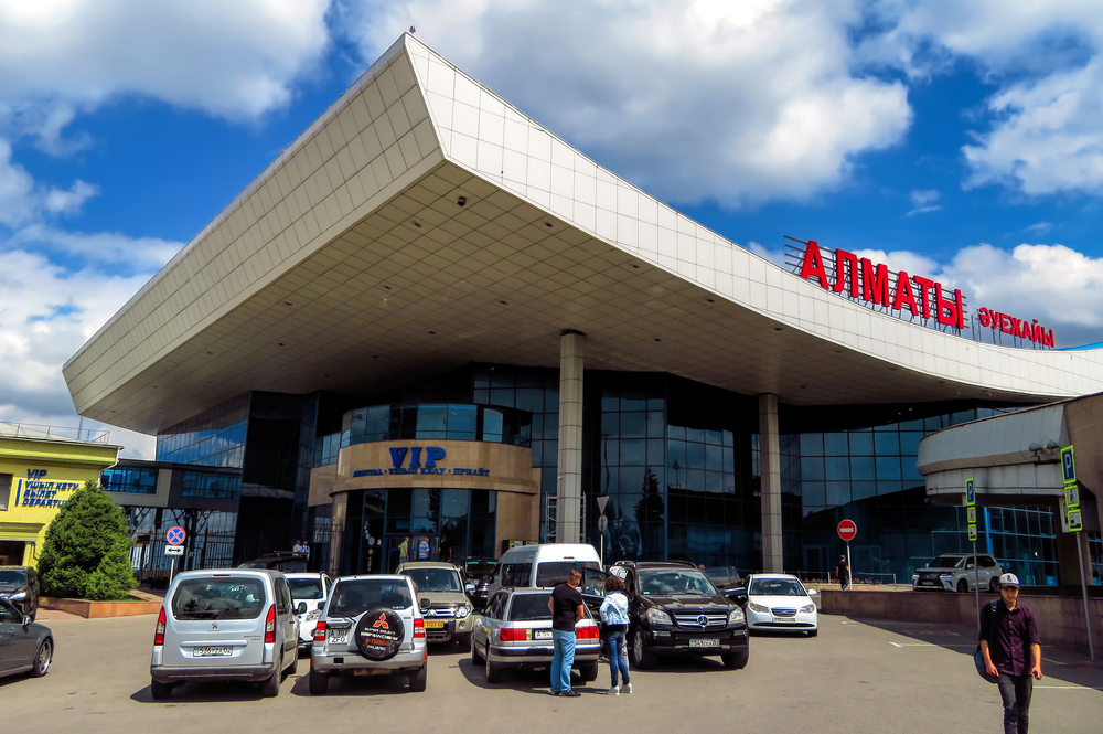 Чистая прибыль аэропорта Алматы упала на 13,8%