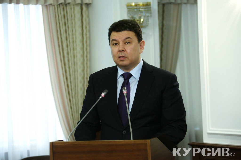 Казахстан снижает добычу урана на фоне низких цен на него